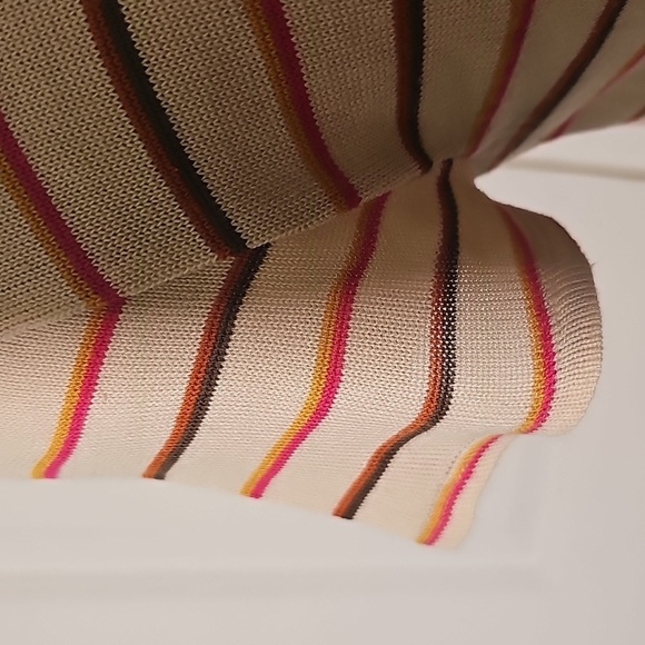 Volcom Cream and Orange Fitted Ribbed T-Shirt. Size Meduim 8. - Picture 4 of 7